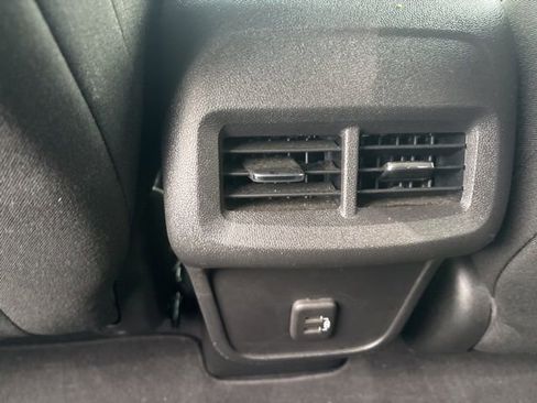 Used 2022 Chevrolet Equinox LT image 16