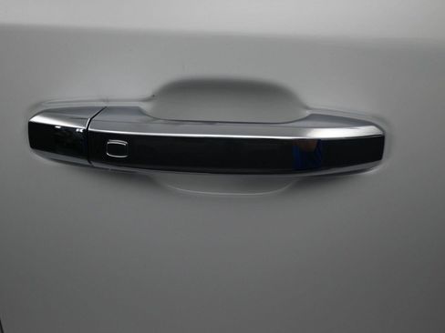 Used 2020 Chevrolet Silverado 1500 LTZ w/ LTZ Premium Package image 8