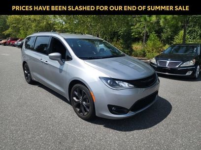 Used 2020 Chrysler Pacifica Touring-L w/ S Appearance Package
