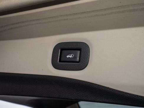 Used 2020 Nissan Rogue SV image 6