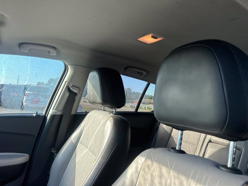 Used 2021 Chevrolet Trax LT FWD image 21