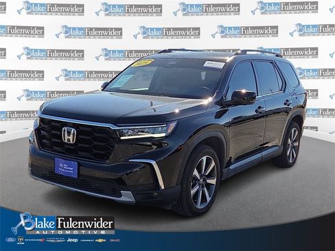 Used 2025 Honda Pilot Elite image 1