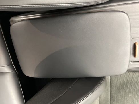 Used 2023 Nissan Ariya AWD image 10