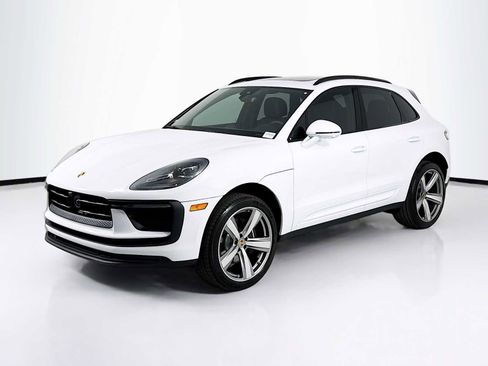 New 2026 Porsche Macan image 1