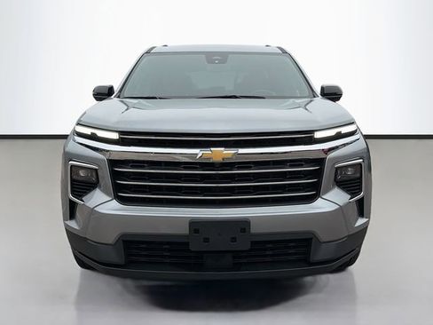 Used 2024 Chevrolet Traverse LT image 8