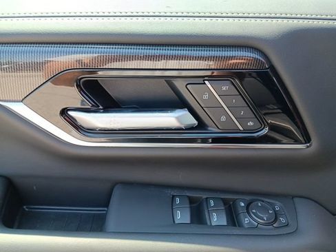 New 2026 GMC Yukon Elevation w/ Elevation Premium Package AWD/4WD image 24
