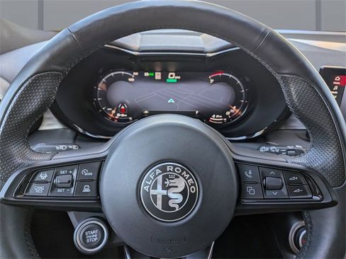 Used 2024 Alfa Romeo Tonale Ti w/ Active Assist Package image 40