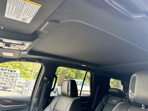 Used 2023 Cadillac Escalade Premium Luxury image 20