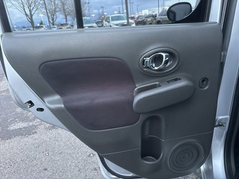 Used 2011 Nissan Cube 1.8 S w/ Interior Illumination Pkg image 17