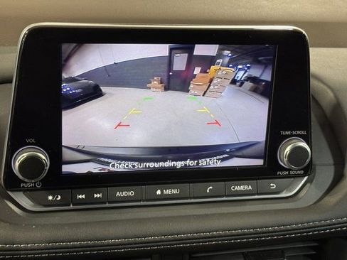 Used 2023 Nissan Rogue S AWD/4WD image 12