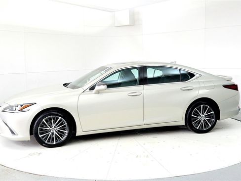 Used 2023 Lexus ES 250 w/ Premium Package image 3