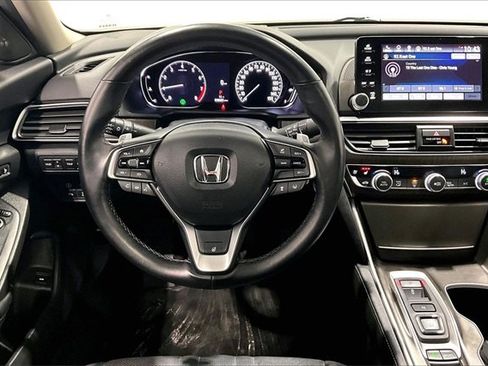 Used 2019 Honda Accord Touring image 8