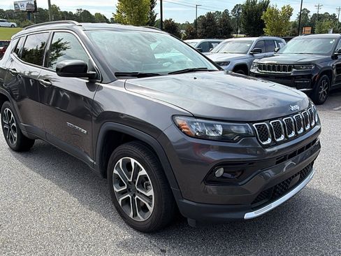 Used 2024 Jeep Compass Limited AWD/4WD image 5