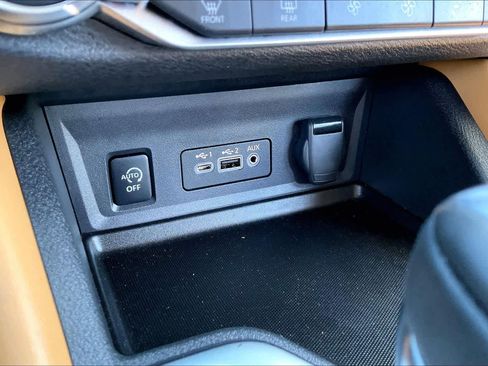 Used 2025 Nissan Sentra SV w/ SV Premium Package FWD image 33