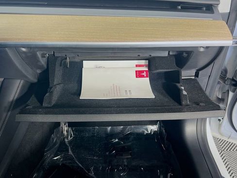 Used 2021 Tesla Model 3 Performance image 29