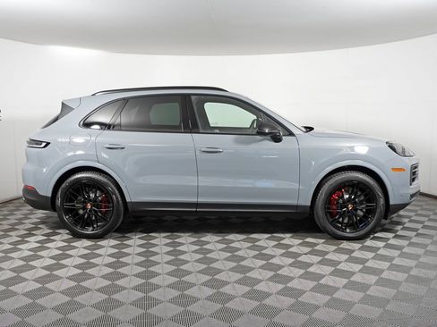 New 2026 Porsche Cayenne S AWD/4WD image 8