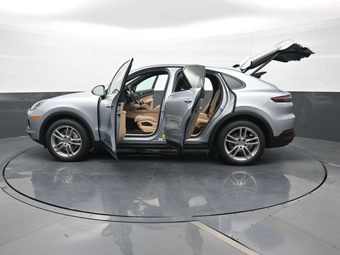 Certified 2023 Porsche Cayenne Coupe AWD/4WD image 30