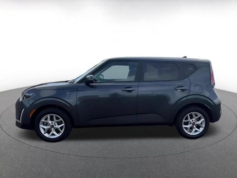Used 2025 Kia Soul LX w/ LX Technology Package FWD image 9