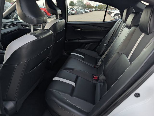Used 2025 Toyota Camry SE FWD image 27