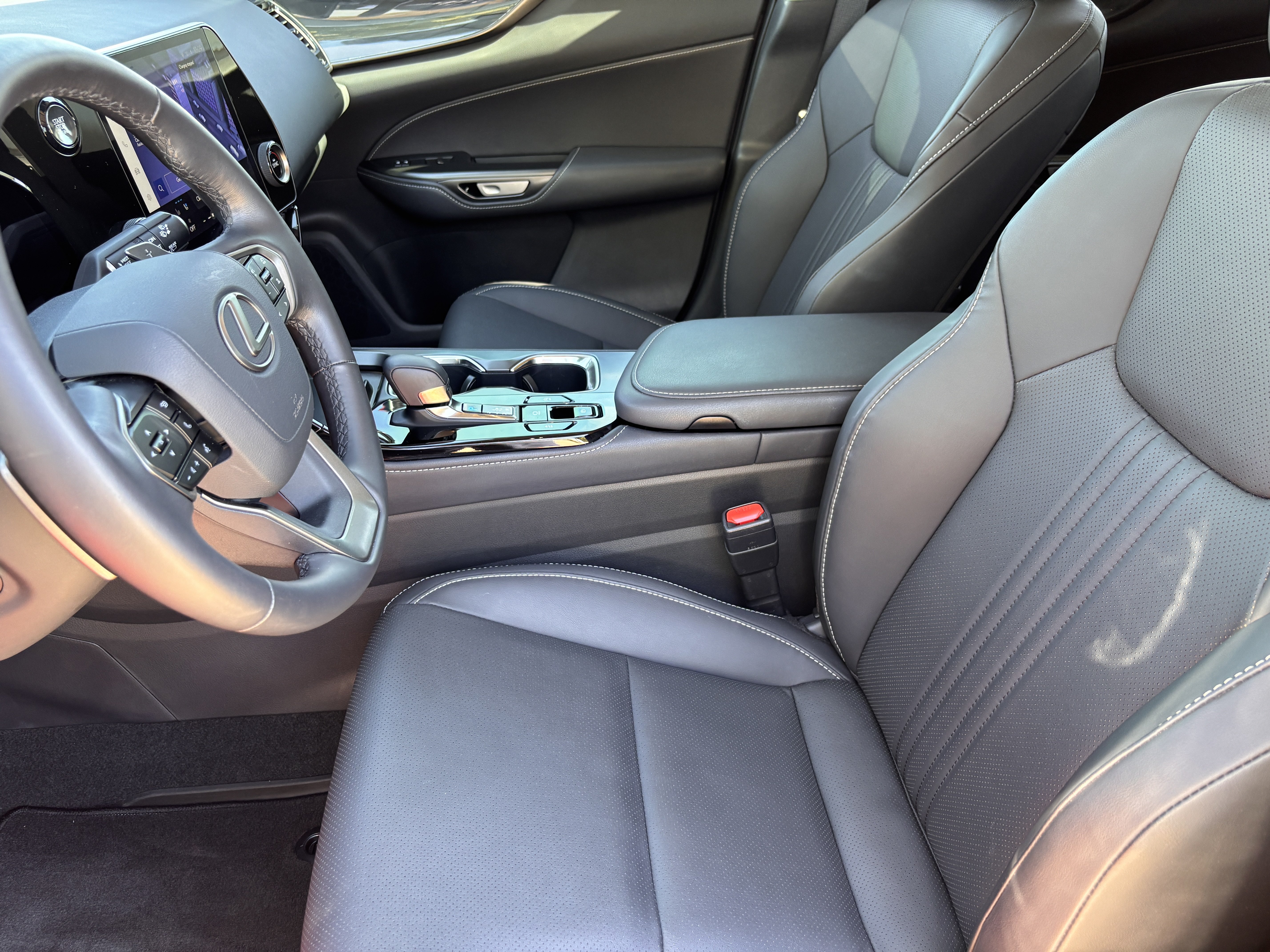 Certified 2025 Lexus NX 250 FWD w/ Accessory Package (2T) image 17