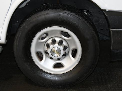 Used 2024 Chevrolet Express 2500 w/ Driver Convenience Package image 25