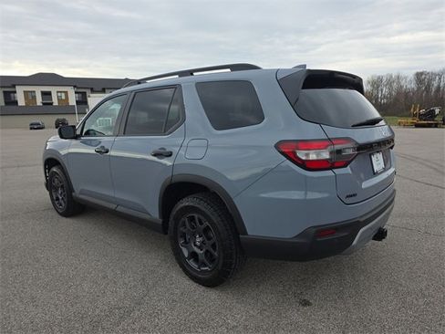 Used 2024 Honda Pilot TrailSport image 11