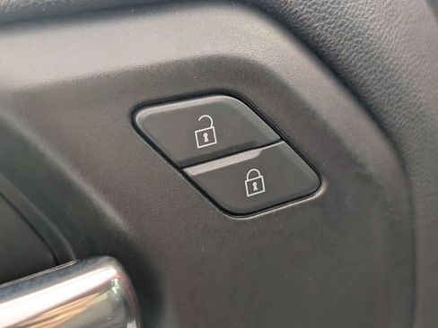 Used 2020 Chevrolet Silverado 1500 Custom w/ Infotainment Package image 11