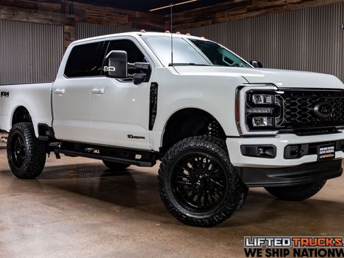 Used 2025 Ford F250 XLT w/ Black Appearance Package image 1