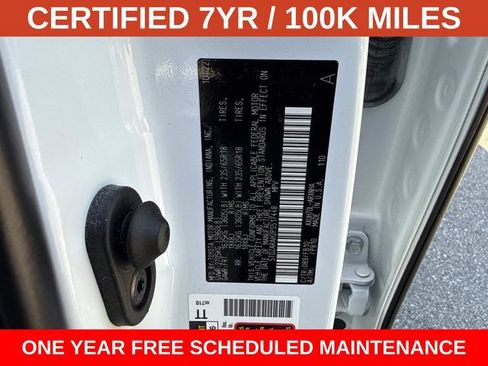 Used 2023 Toyota Highlander LE FWD image 29