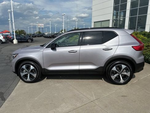 Certified 2026 Volvo XC40 B5 Plus AWD/4WD image 9