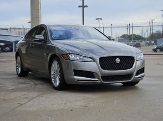 Used 2017 Jaguar XF Prestige video 2