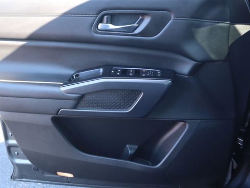 Used 2022 Nissan Pathfinder SL image 17