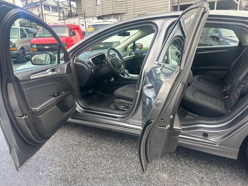 Used 2014 Ford Fusion SE image 9