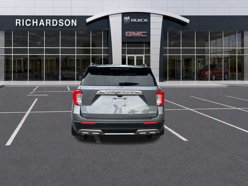 Used 2021 Ford Explorer XLT w/ Equipment Group 202A AWD/4WD image 4