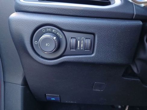 New 2026 Chrysler Pacifica Select image 24