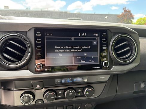 Used 2021 Toyota Tacoma TRD Sport AWD/4WD image 28