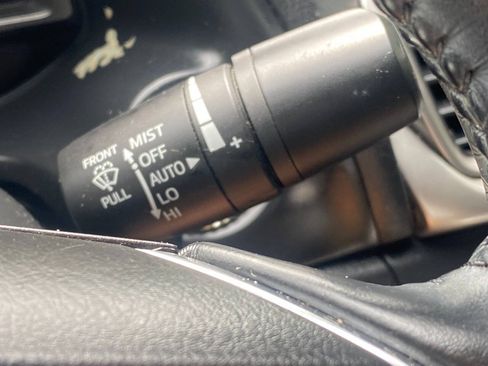 Used 2018 MAZDA MAZDA3 Touring FWD image 24