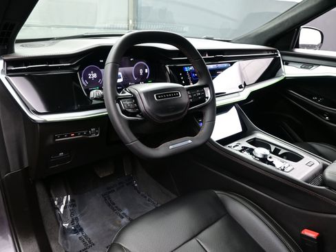 Used 2024 Jeep Wagoneer Launch Edition image 12