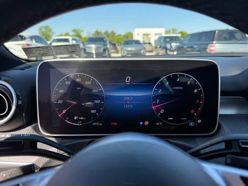 Used 2025 Mercedes-Benz C 300 4MATIC Sedan image 24
