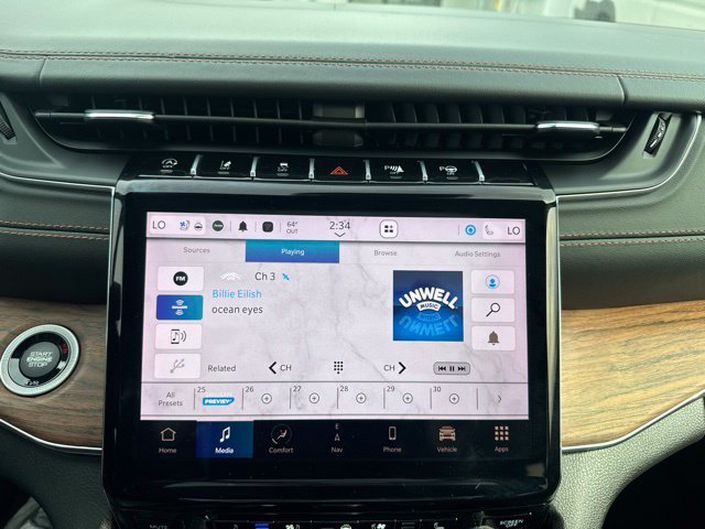 Used 2023 Jeep Grand Cherokee Summit w/ Luxury Tech Group V AWD/4WD image 18