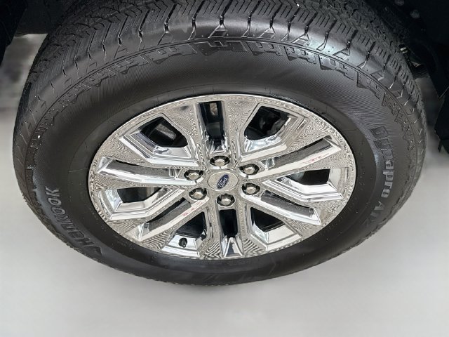 Used 2025 Ford F150 Lariat w/ Equipment Group 501A Mid AWD/4WD image 32