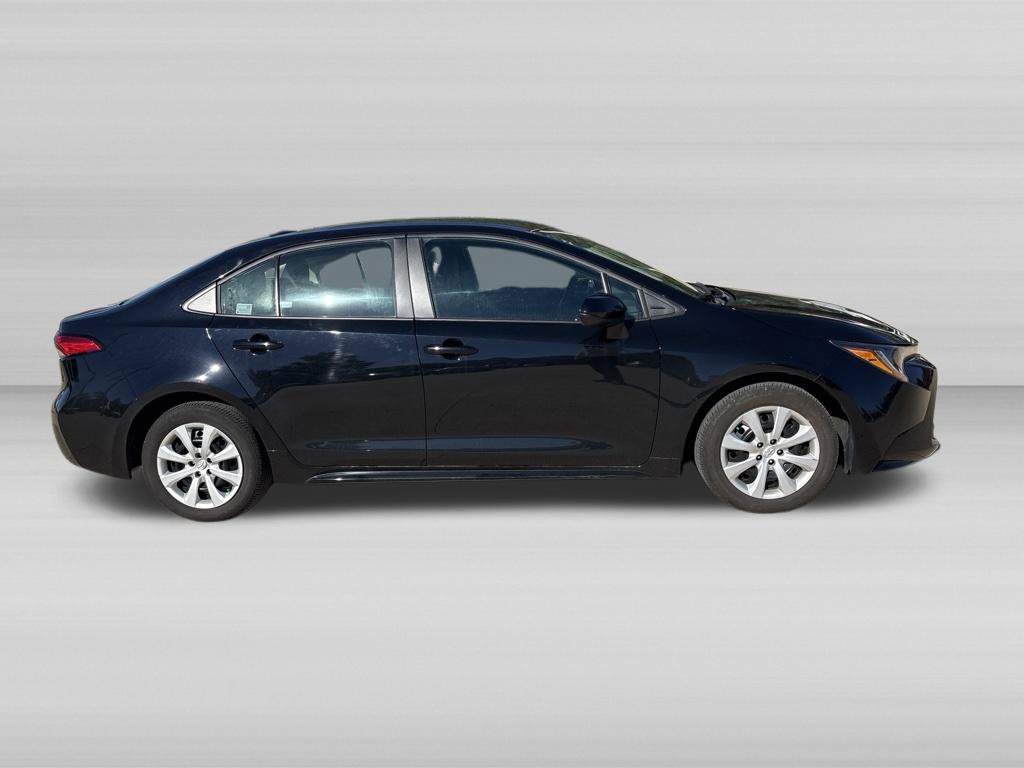 Used 2024 Toyota Corolla LE FWD image 3