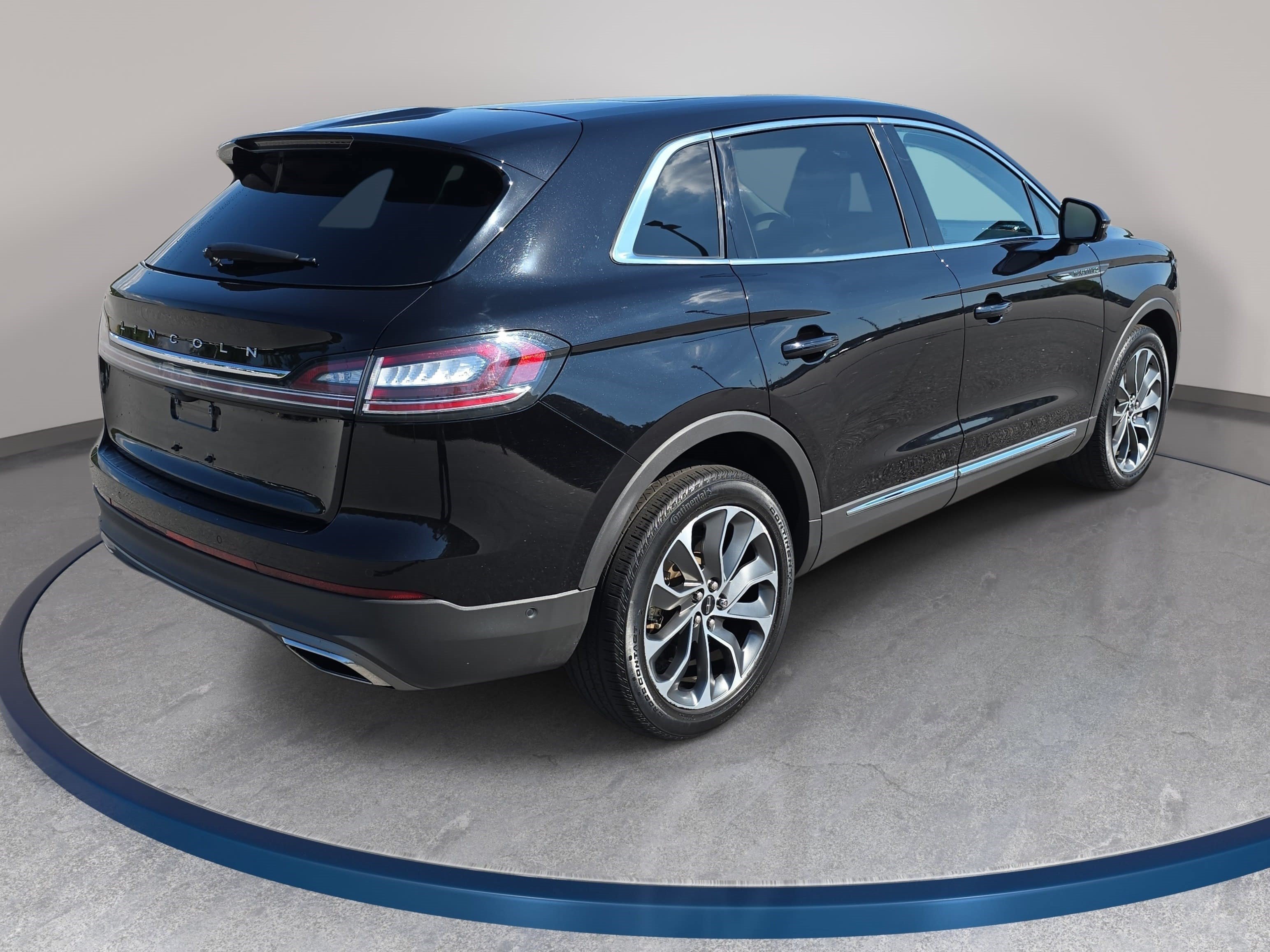 Certified 2023 Lincoln Nautilus Reserve AWD/4WD image 5