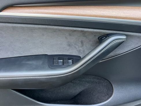 Used 2023 Tesla Model Y Long Range image 15