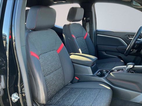 Used 2024 Chevrolet Colorado Z71 w/ Z71 Convenience Package 2 image 7