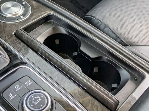 Used 2024 INFINITI QX80 Luxe image 19