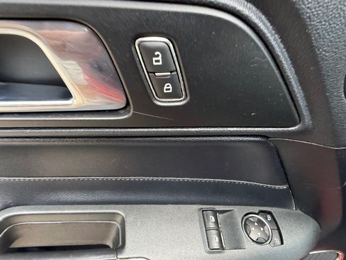 Used 2019 Ford Mustang GT Premium RWD image 17
