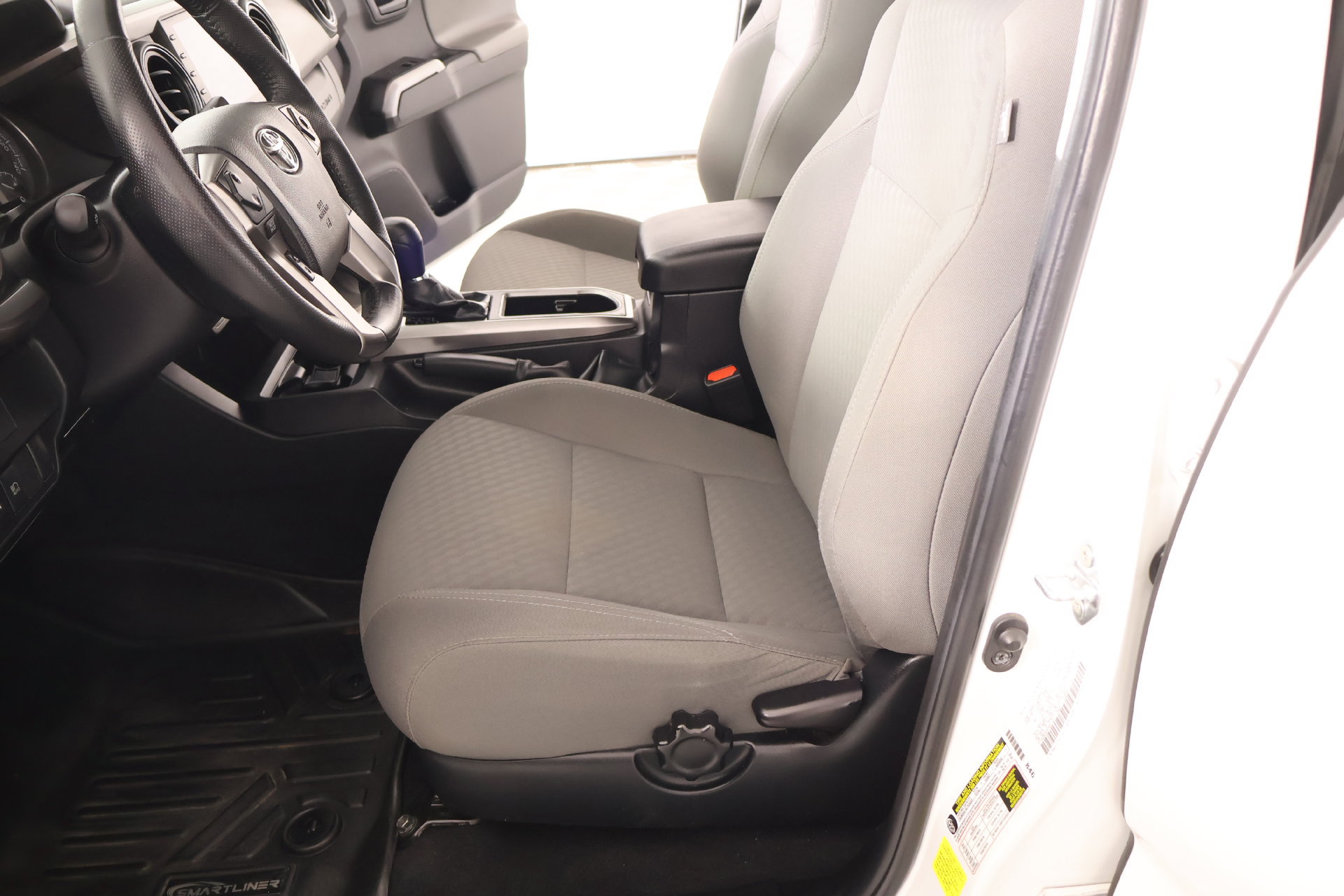 Used 2022 Toyota Tacoma SR5 w/ SR5 Appearance Package (SM) RWD image 10
