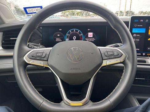 Used 2026 Volkswagen Tiguan SE AWD/4WD image 29