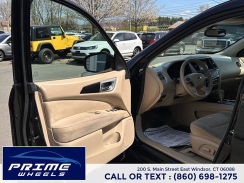 Used 2015 Nissan Pathfinder SV w/ Trailer Tow Package image 9
